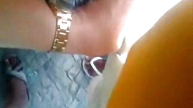 Najljubši :  Blondinka po kopulaciji premetava fantovo solato Video posnetki 