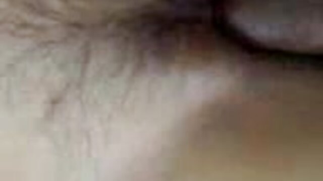 Najljubši :  Črna ženska v rožnatem spodnjem perilu okusi muco belega dekleta ob bazenu Video posnetki 