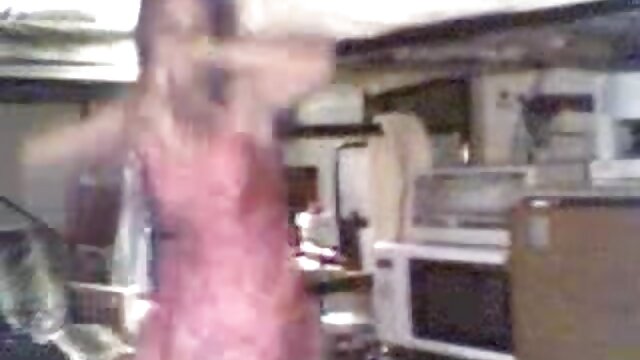 Najljubši :  Sophie Dee obožuje seks in naravnost obožuje jahanje velikega črnega tiča Video posnetki 