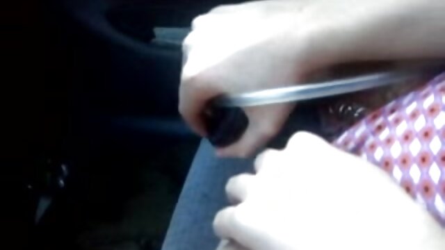 Najljubši :  Diva dela na velikem črnem kurcu, dokler ne poči na njenem ljubkem obrazu Video posnetki 