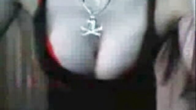 Najljubši :  Sramežljiva japonka dražila, preden je sesala velik debel schlong Video posnetki 