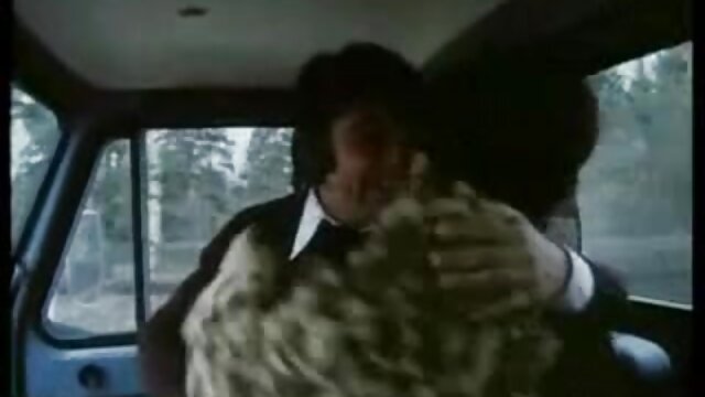 Najljubši :  Japonski porno dragi v seksi spodnjem perilu se doma zajebe Video posnetki 