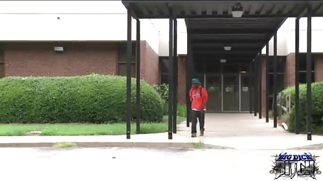 Najljubši :  Busty Ebony sexpot zanič in vozi belo fuckstick kot nor Video posnetki 