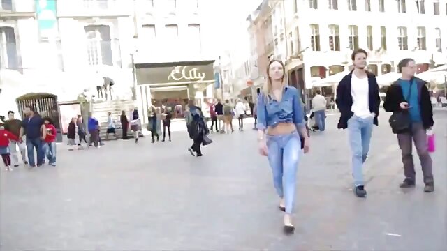 Najljubši :  Medrasna zabava s seksi belim dekletom, ki se odsesava Video posnetki 