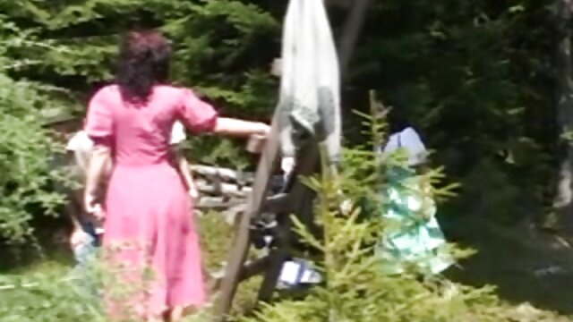 Najljubši :  Mlada draga rada prihaja na nežno in čutno masažo Video posnetki 