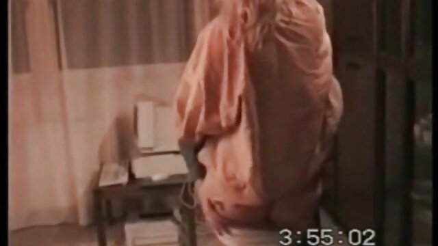 Najljubši :  Človek srednjih let je našel najstnico, ki je popolna za njegove želje Video posnetki 