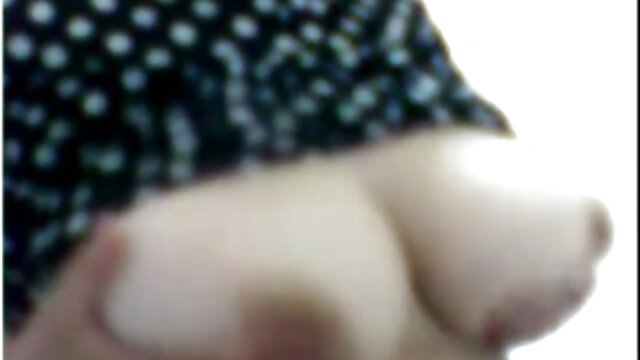 Najljubši :  Blondinka izgleda neverjetno, medtem ko piha in jaha tega velikega tiča Video posnetki 