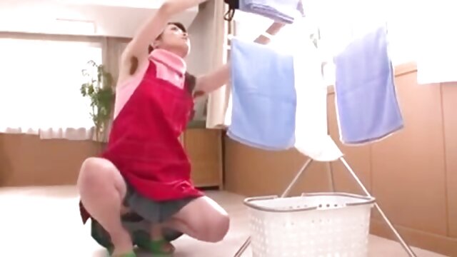 Najljubši :  Predrzna blondinka dobi velikanski kurac v usta Video posnetki 