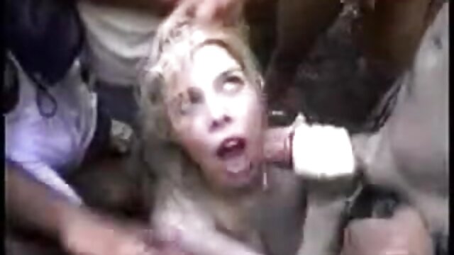 Najljubši :  Čeden dude zajebava svojo čudno rjavolasko Video posnetki 