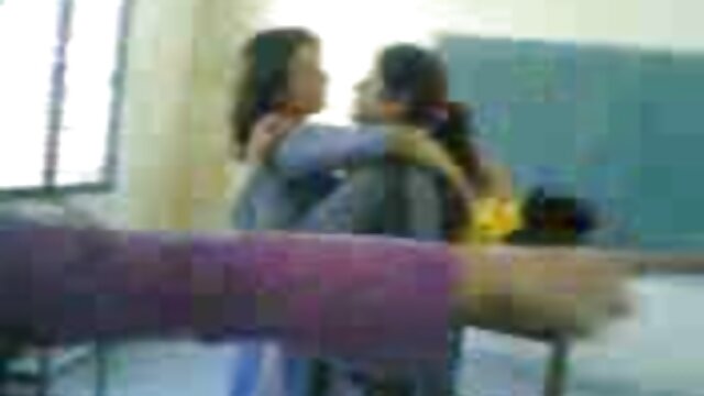 Najljubši :  Zaobljena tetovirana rjavolaska je brutalno zajebana Video posnetki 