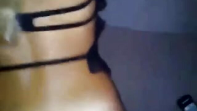 Najljubši :  Osupljiva mlada rjavolaska jaha kura po čutni oralni predigri Video posnetki 