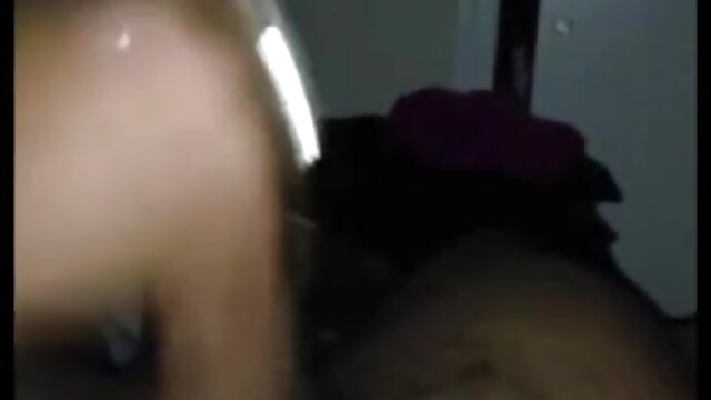 Najljubši :  Stari hišnik potisne tiča v čudovita usta gole predrzne ljubezni Video posnetki 