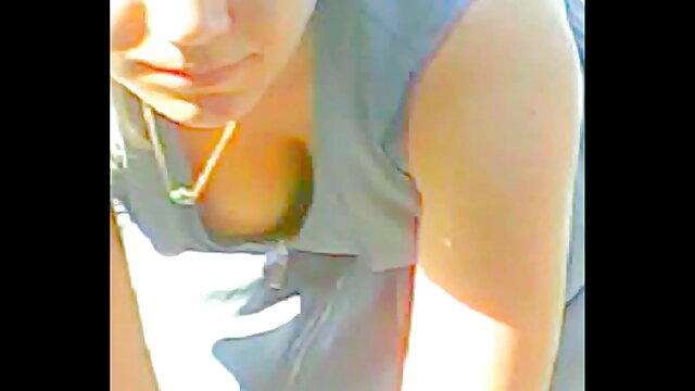 Najljubši :  Bledopolta blondinka Georgie Lyall razvaja muco z velikim tičem Video posnetki 