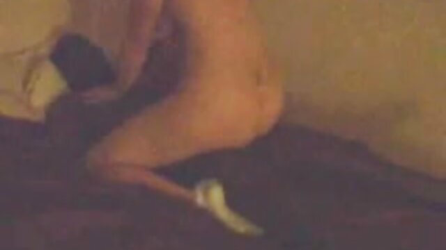 Najljubši :  Po mazanju njegovega tiča je bila pripravljena poskusiti analni seks v naravi Video posnetki 