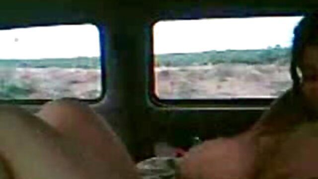 Najljubši :  Lucky dude dobi njegov velik kurac zasrkan s srčkanim najstnikom Video posnetki 