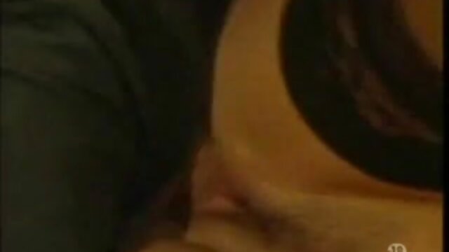 Najljubši :  Ljubiteljsko rusko blondino je doma vrtal spretni fant Video posnetki 