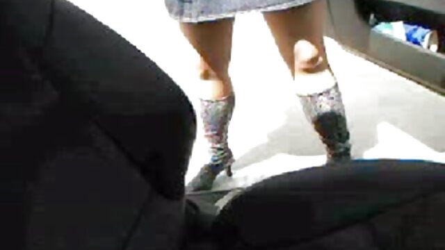 Najljubši :  Piščanec z ogromnimi vrči in fant se pari na prostem na ležalniku Video posnetki 