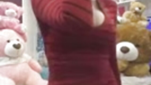 Najljubši :  Suh najstnik piha maserkin velik kurac, medtem ko se dotika sebe Video posnetki 