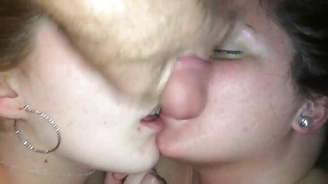 Najljubši :  Za blowjob črnolasa bomba je nagrajena z lepim jebom Video posnetki 