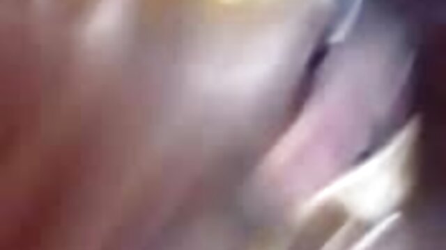 Najljubši :  Lepo latino hottie je vrtala delavka v trgovini s čevlji Video posnetki 