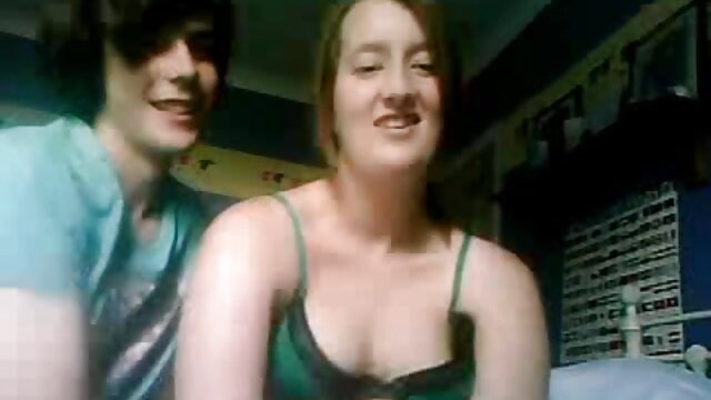 Najljubši :  Bradati moški postane pohoten, potem ko liže muco njegovega bejba Video posnetki 