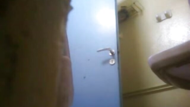 Najljubši :  Radovedne najstnice si želijo seksa v troje s čednim fantom Video posnetki 