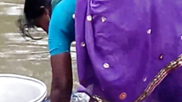 Najljubši :  Skinny blondinka teen gets pribil z obešen klinček Video posnetki 