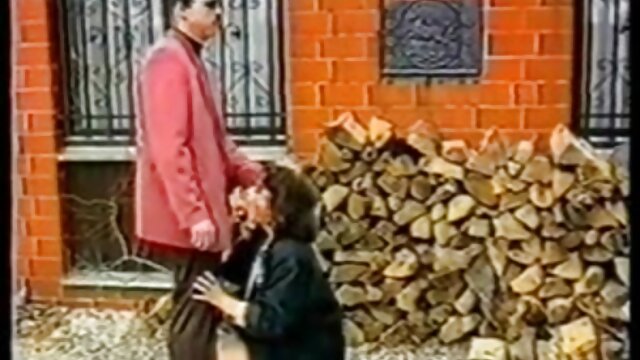 Najljubši :  Izjemno seksi blondinka s pljunenjem in spermom naredi svoj obraz površno Video posnetki 