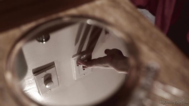 Najljubši :  Vroča rjavolaska seksa, medtem ko nosi mikro bikini Video posnetki 