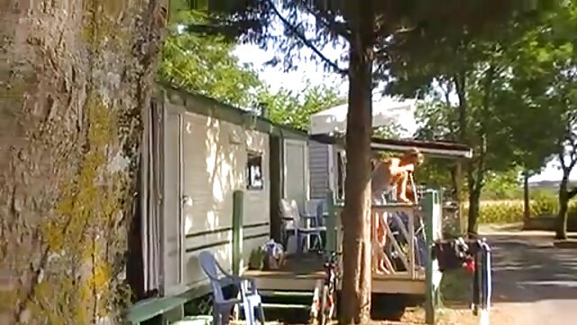 Najljubši :  Osupljiva MILF demonstrira sesalne sposobnosti na debelem črnem tiču Video posnetki 