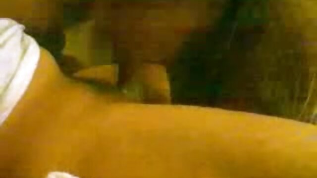 Najljubši :  Madžarska rjavolaska z zagorelim telesom uresničuje spolne fantazije Video posnetki 