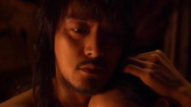 Najljubši :  Eden največjih črnih petelin raztegne pico mlade kurbe Video posnetki 