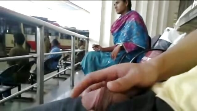 Najljubši :  Tesna rjavolaska daje lepo površno blowjob Video posnetki 