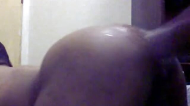 Najljubši :  Čutna masaža se spremeni v strasten trojček Video posnetki 