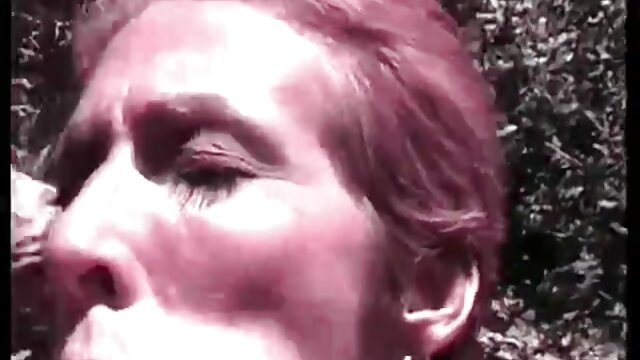 Najljubši :  Črnolasa zagorela bejbica dobi primerno drgnjenje od maserka Video posnetki 