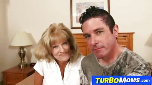 Najljubši :  Rjavolaska draga uživa v strastnem seksu s svojim ljubimcem Video posnetki 