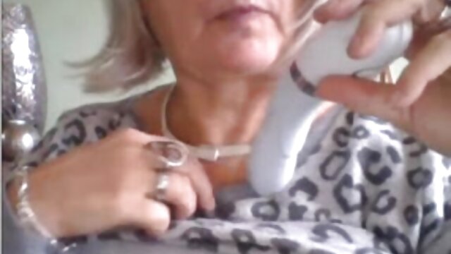 Najljubši :  Chick je očetu povedala, da si želi seksa, moški pa jo je pohitel, da bi jo pofukal Video posnetki 