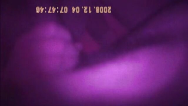 Najljubši :  Prsata blondinka z velikanskimi joški se vzame tiča na klopi v parku Video posnetki 