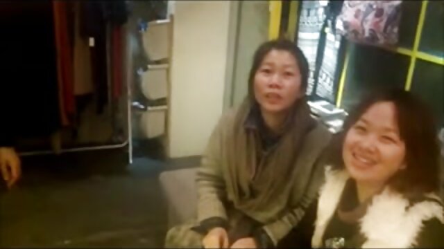 Najljubši :  Črn moški masturbira z BBC-jem v prirezano muf belega dekleta Video posnetki 