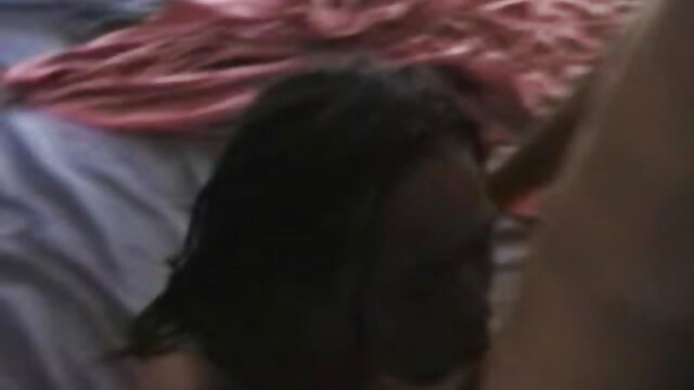 Najljubši :  Rjavolaska deli svojega srečnega fanta s to vročo blondinko Video posnetki 