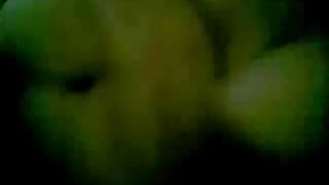 Najljubši :  Latino prasica z lepo zadnjico zajebal v muco z BBC Video posnetki 