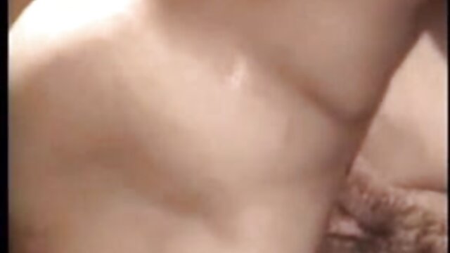 Najljubši :  Naravna beba s čvrstim okroglim plenom kaže veščine na kastingu Video posnetki 