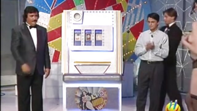 Najljubši :  Sladka blondinka knjižni molj se pari s fantom v spalnici Video posnetki 