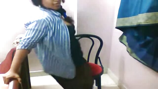 Najljubši :  Evropska blondinka z naravnimi joški se uniči Video posnetki 