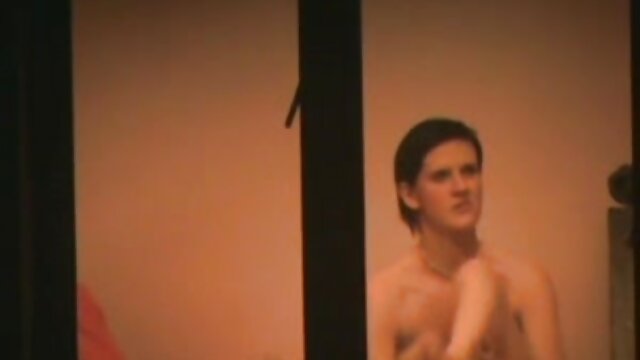 Najljubši :  Amaterka želi postati pornozvezda in je na prvem kastingu Video posnetki 