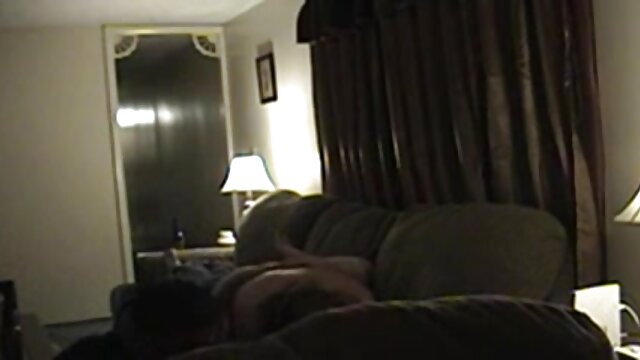 Najljubši :  Slinky Ebony dekle zasmukne in prejme belega tiča v usta Video posnetki 