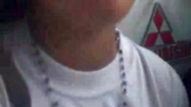 Najljubši :  Diva si želi božanja, a fotograf želi priti do njene pičke Video posnetki 