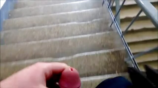 Najljubši :  Velike okrogle joške se odbijajo od te črnolase MILF Video posnetki 