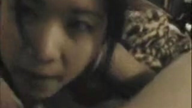 Najljubši :  Naoljena MILF medu, ki ima intenzivno prekleto z žebljičkom Video posnetki 