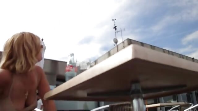 Najljubši :  Ženska ima svoje potrebe in jih zadovoljuje s plešastim porno režiserjem Video posnetki 